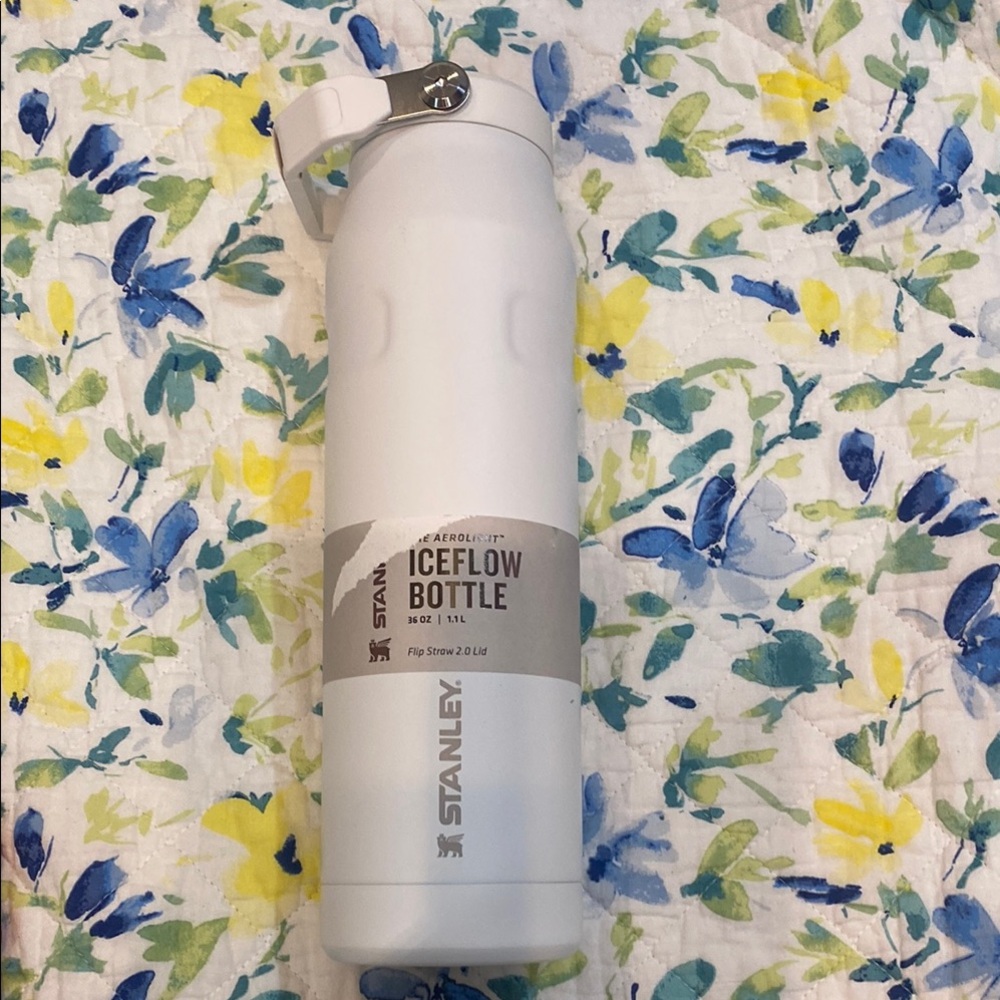 Stanley IceFlow Hydration Bottle in White
